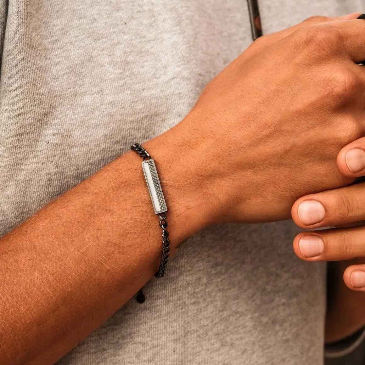 Bracelet Planarity