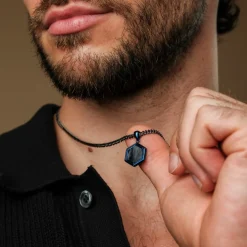 COLLIER AXIS