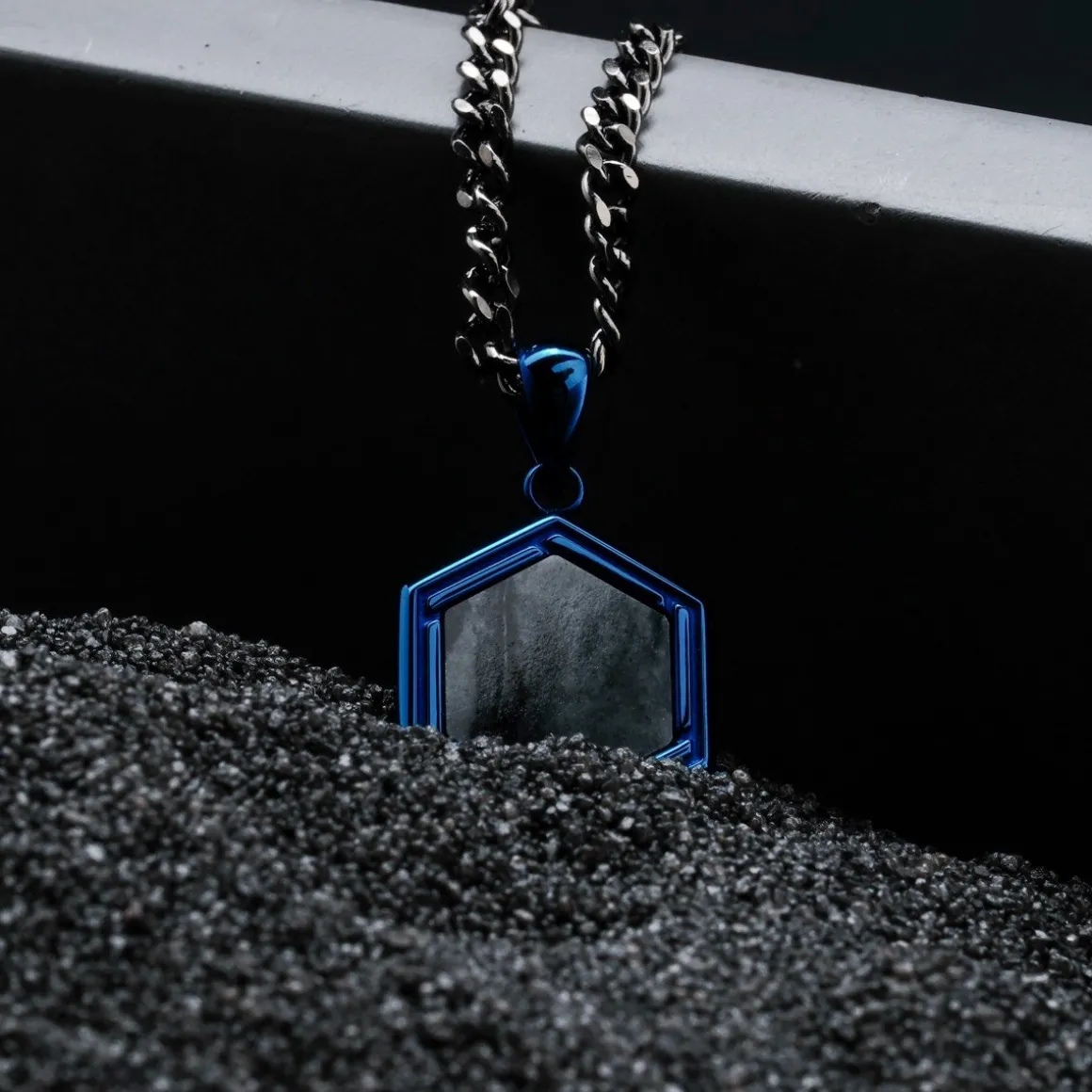 COLLIER AXIS