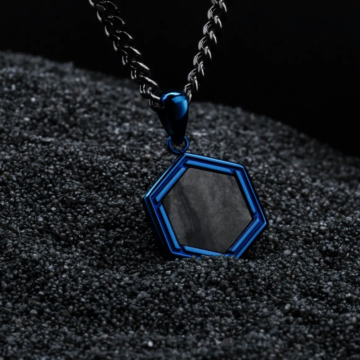 COLLIER AXIS