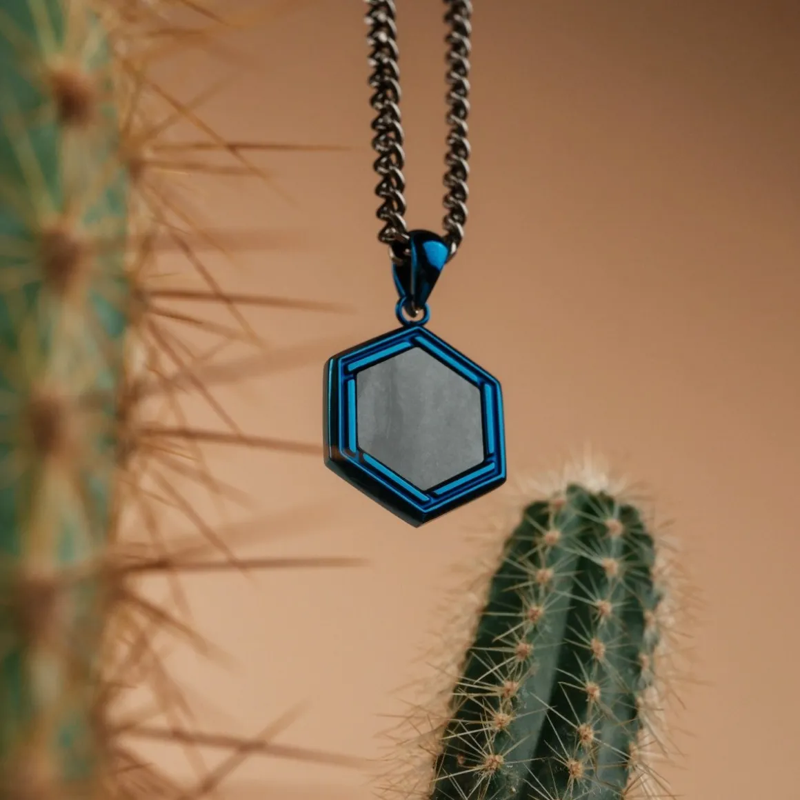 COLLIER AXIS