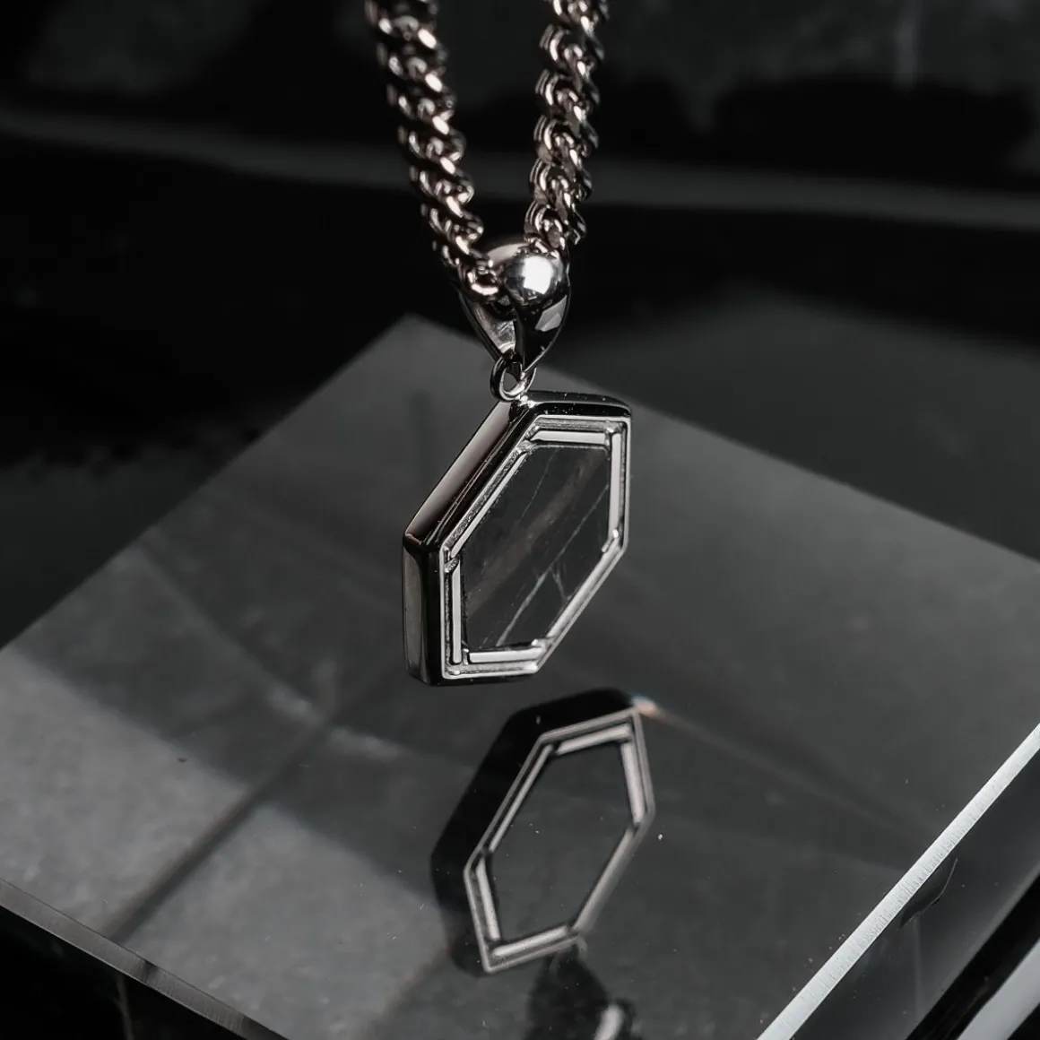 Collier Axis