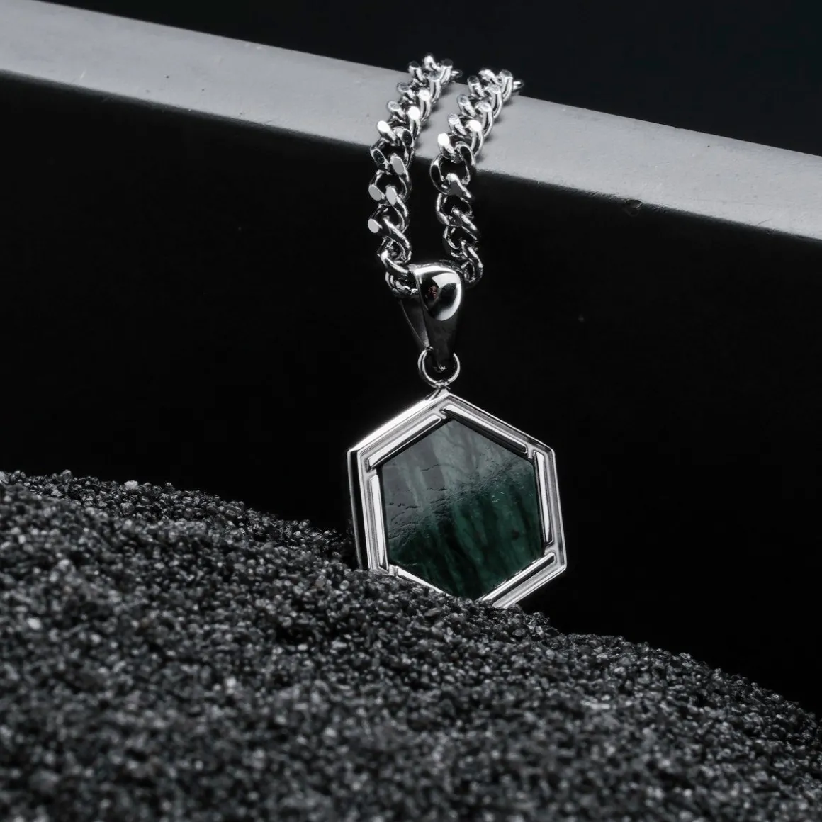 COLLIER AXIS