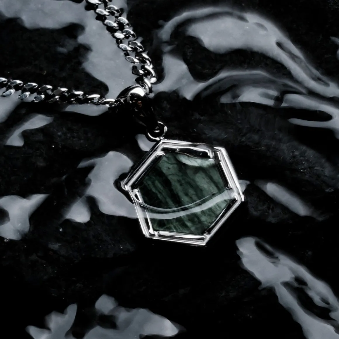 COLLIER AXIS