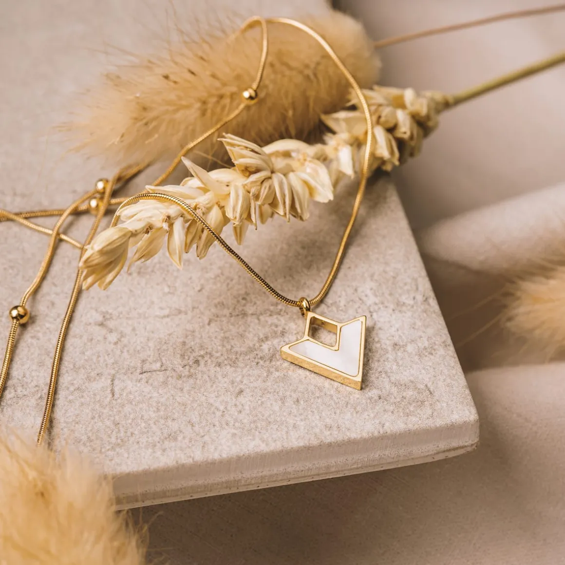 Collier Conceptual