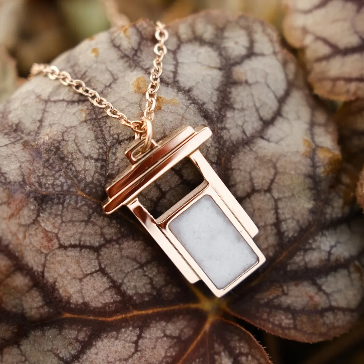Collier Contour