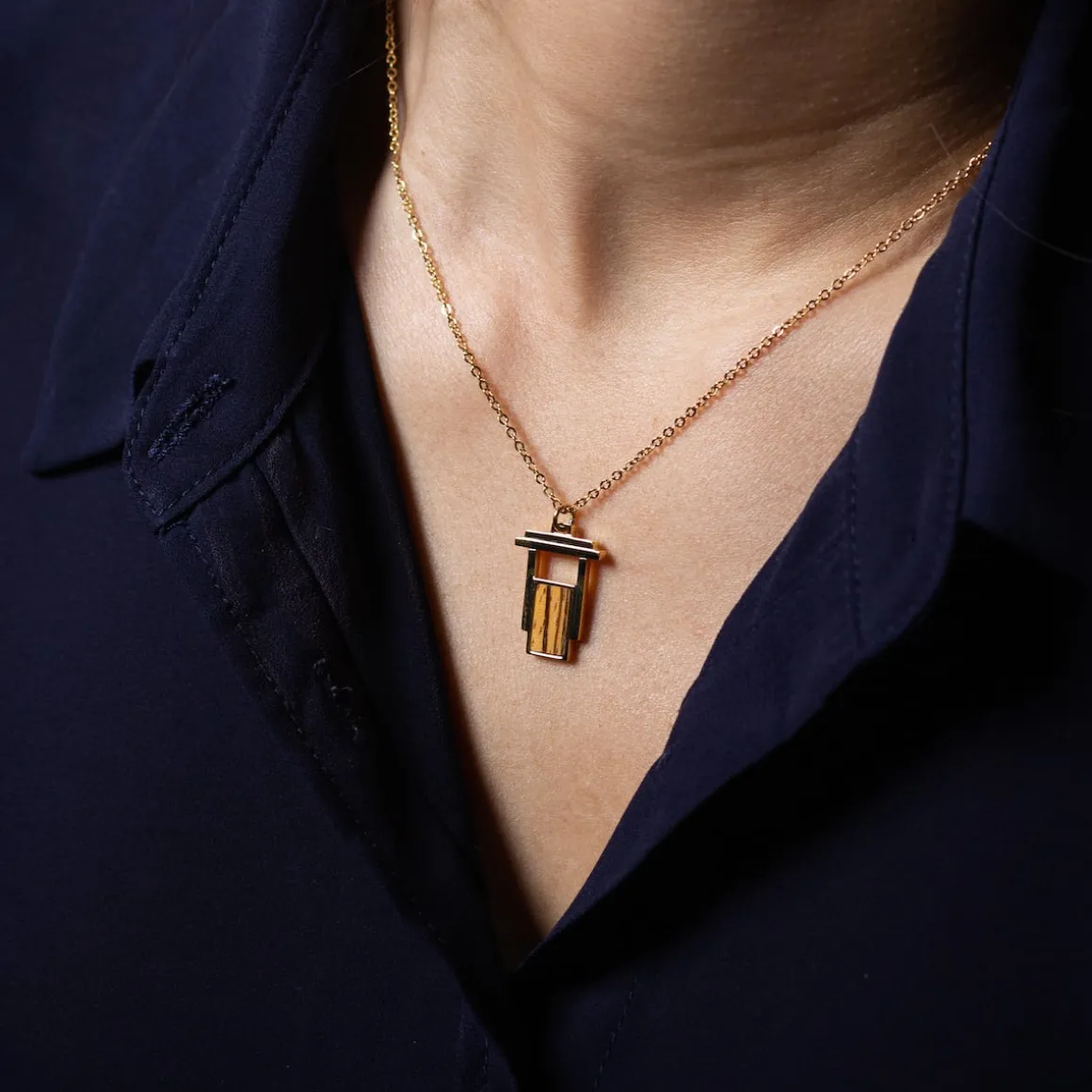 Collier Contour