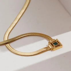 Collier &Eacute;veil