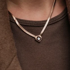 Collier &Eacute;veil