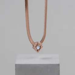 Collier &Eacute;veil