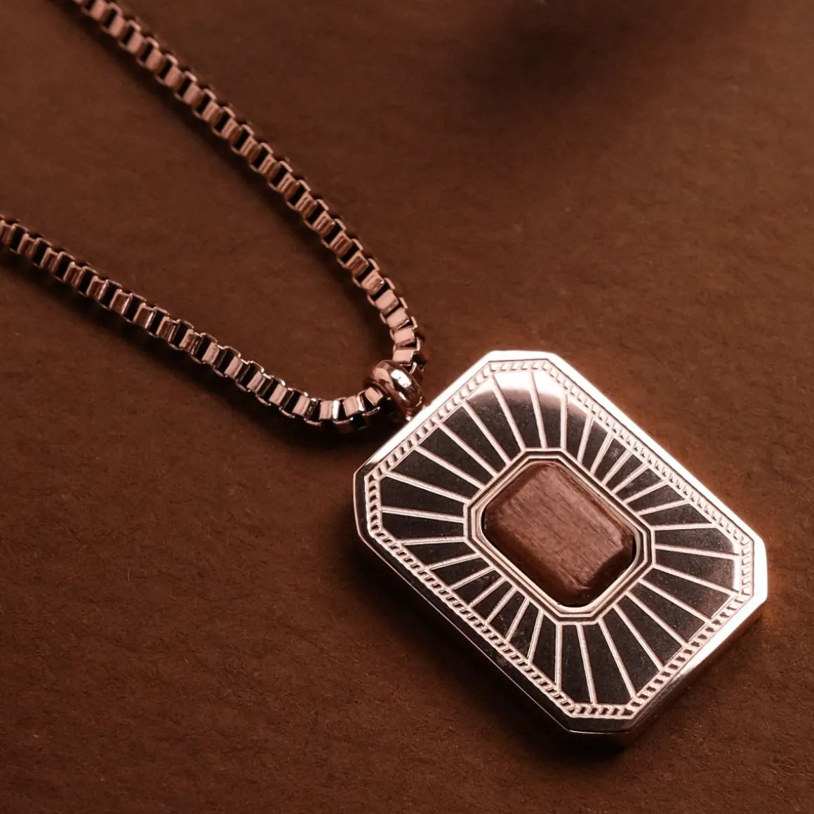 Collier Frame Art