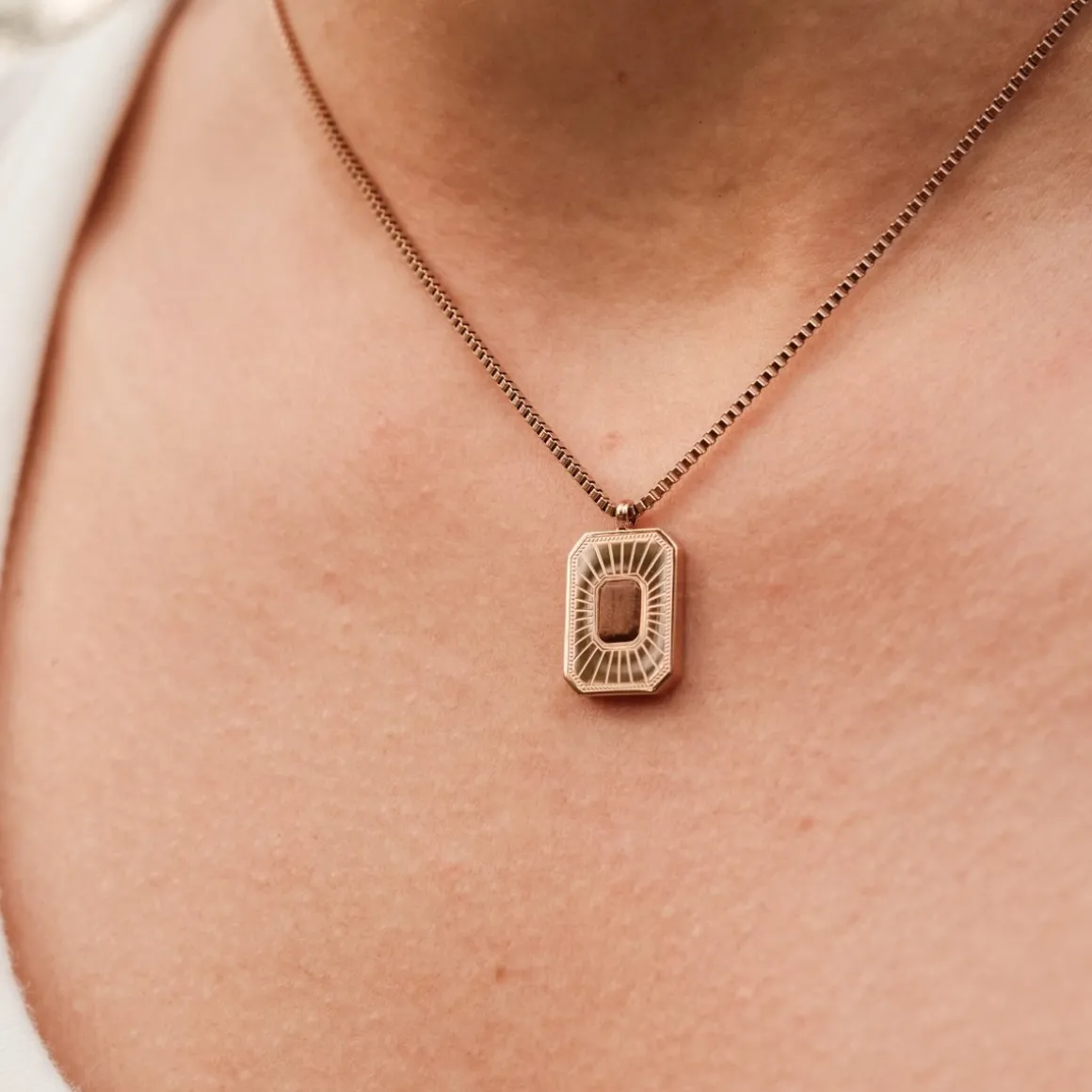 Collier Frame Art