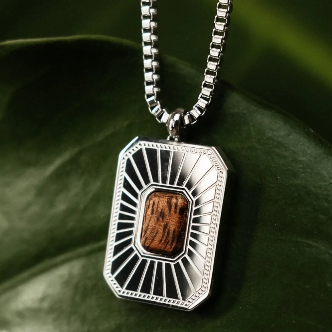 Collier Frame Art