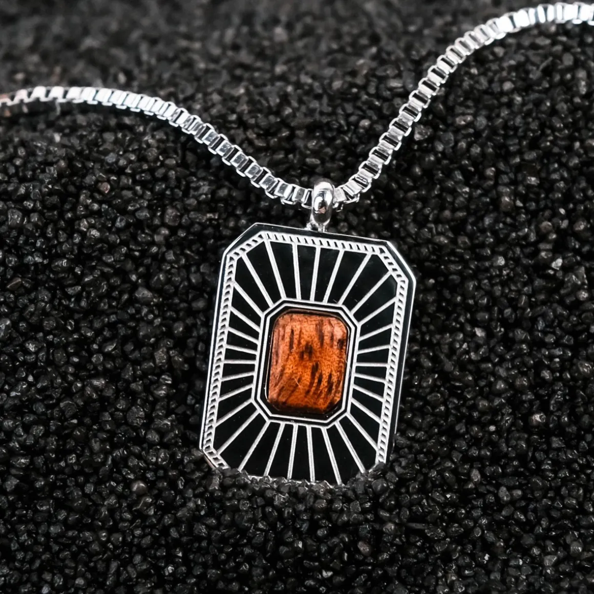 Collier Frame Art