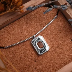 Collier Frame Art