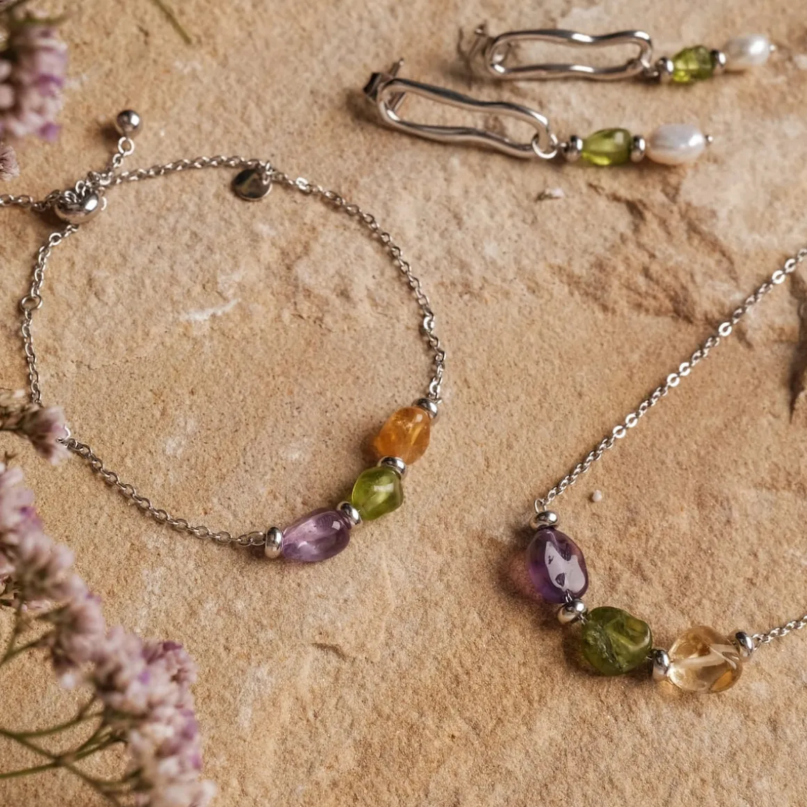 Collier Free Play