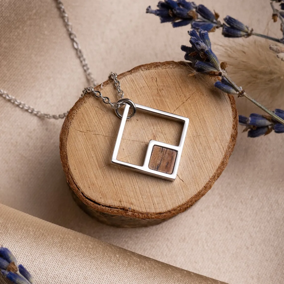 Collier Geometric