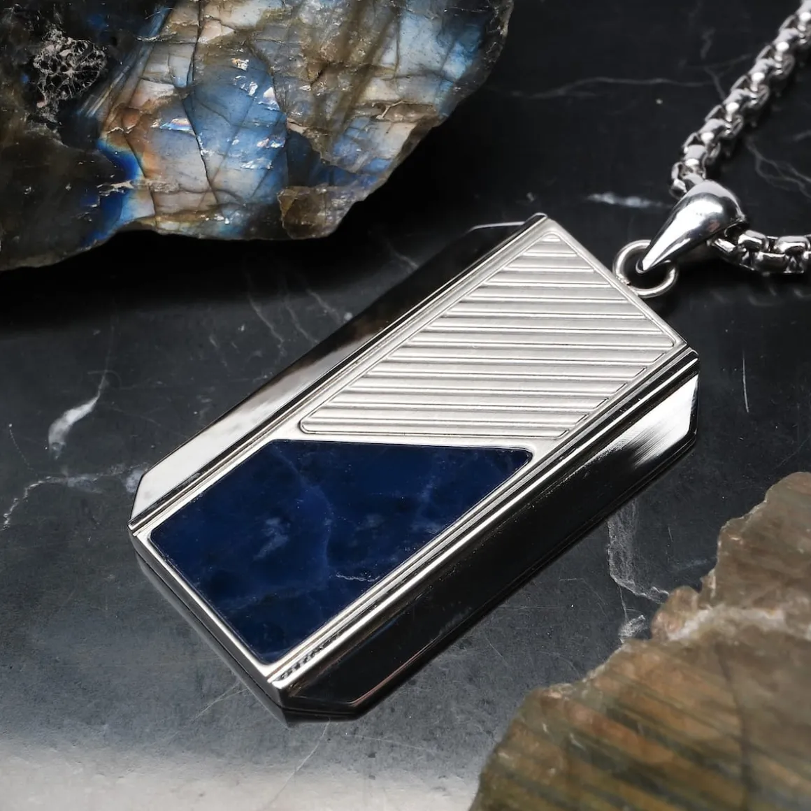 Collier Ionic