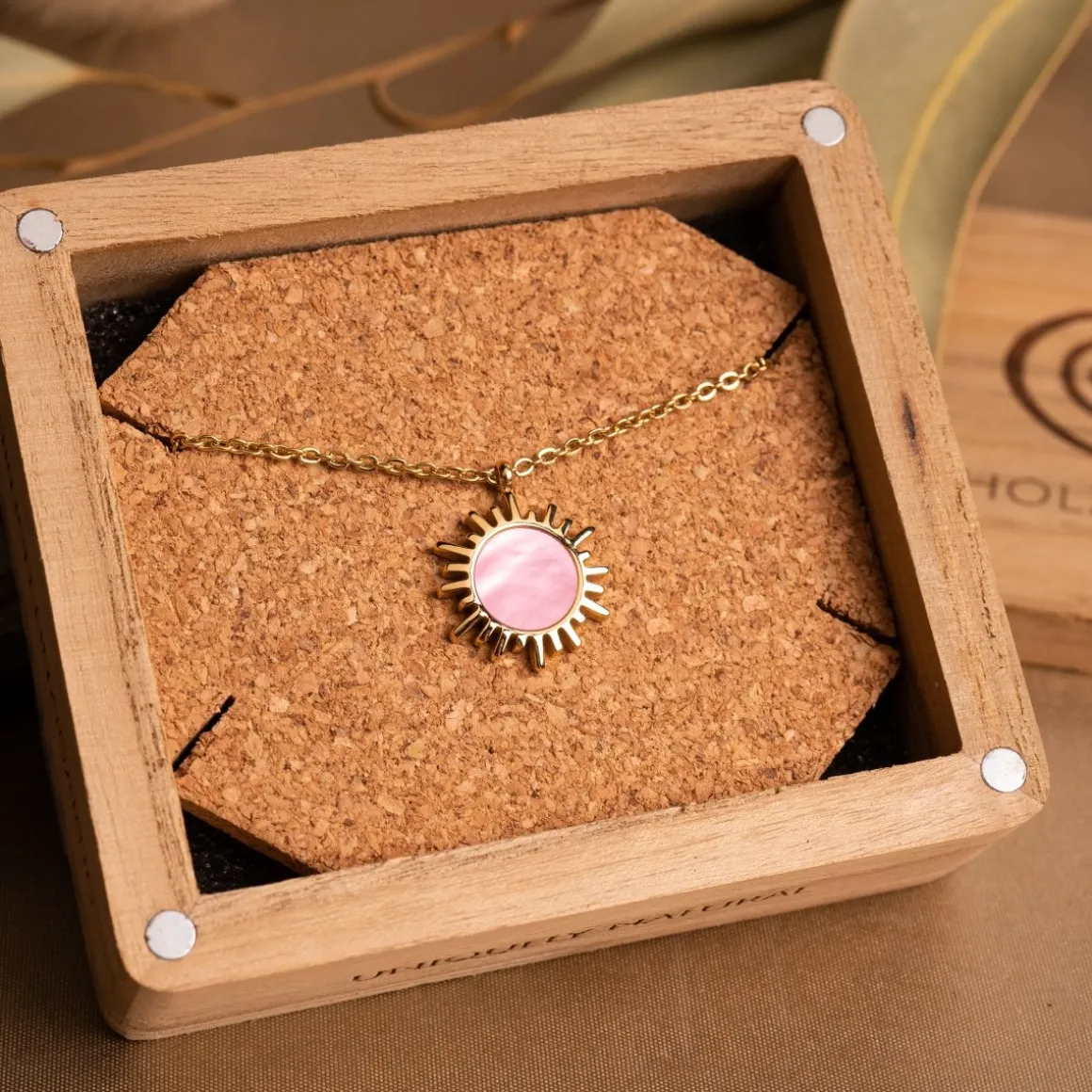 Collier Shade