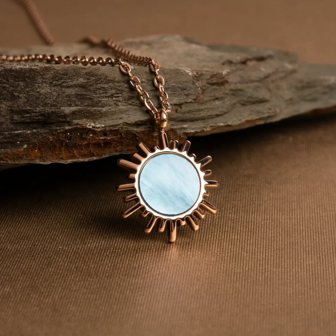 Collier Shade