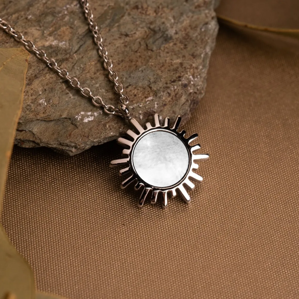 Collier Shade
