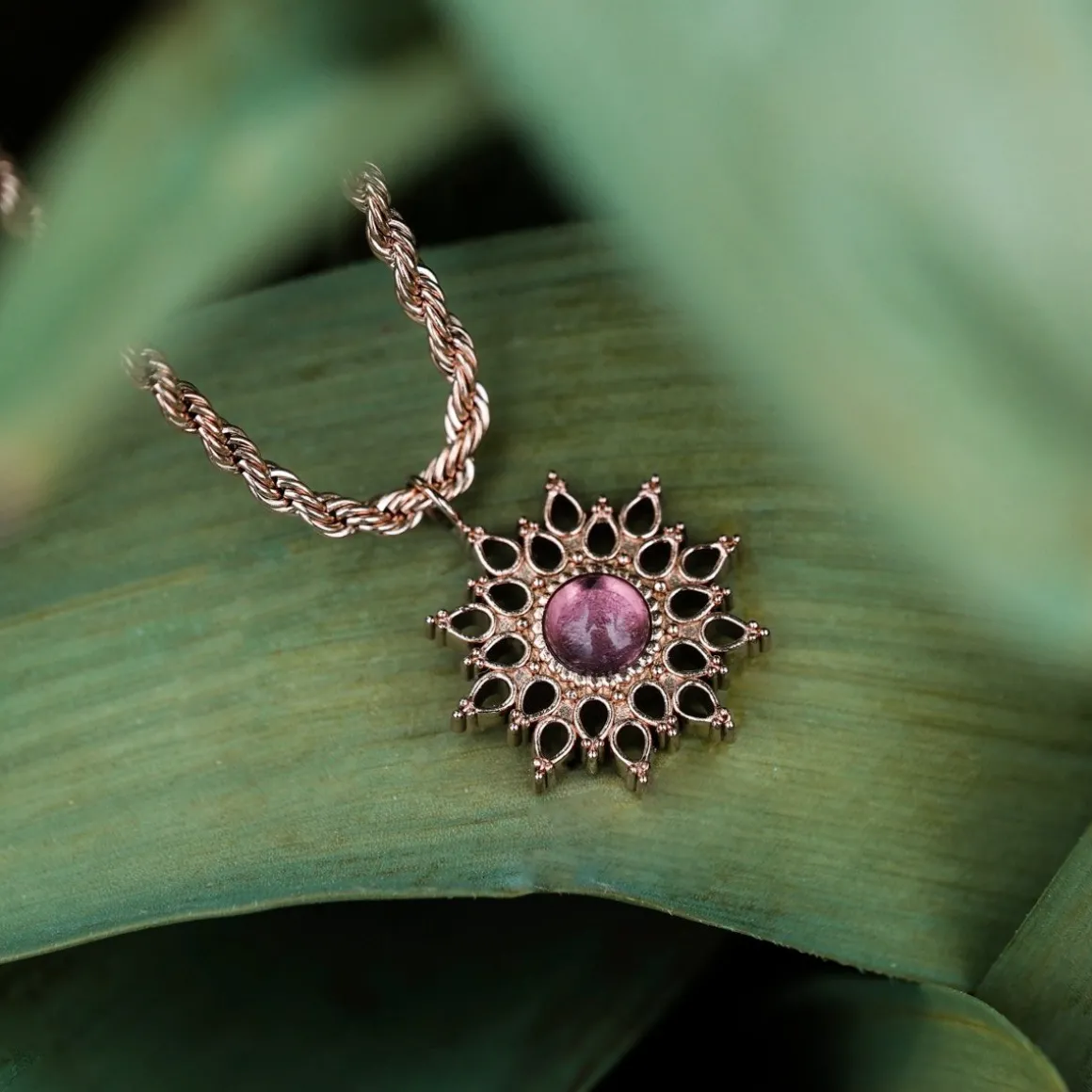COLLIER SUNCATCHER